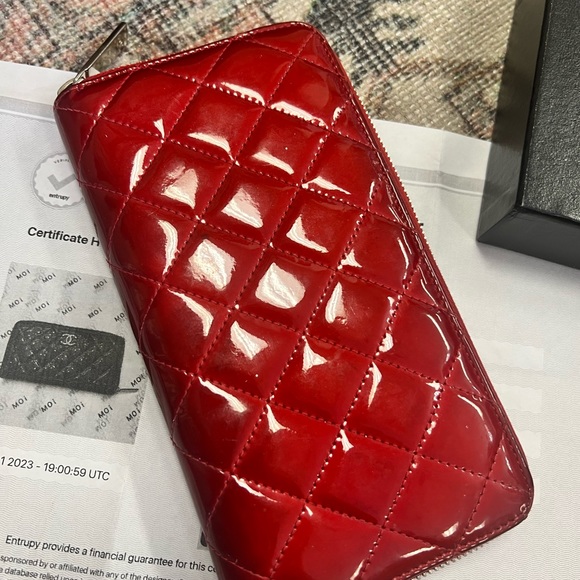CHANEL Patent Quilted Brilliant
Zip Around Wallet Red - Picture 9 of 11